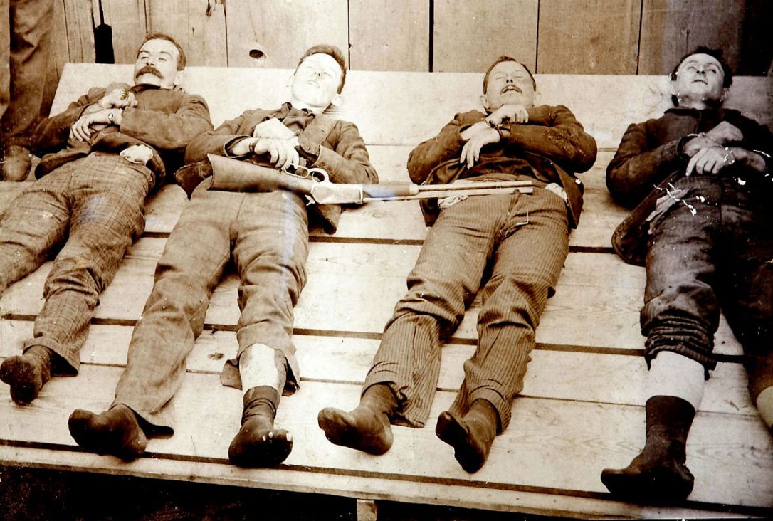 Dalton_Gang_memento_mori_1892