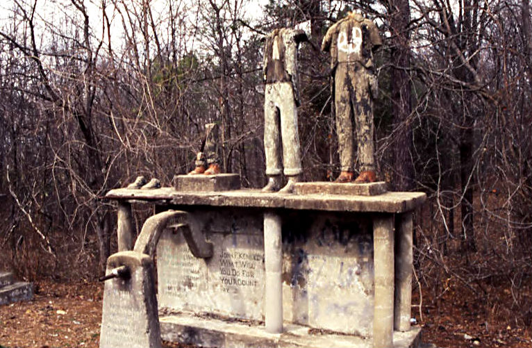 ET_Wickham_roadside_park_and_Wickham_Cemetery_vandalized_statues_of_political_figures