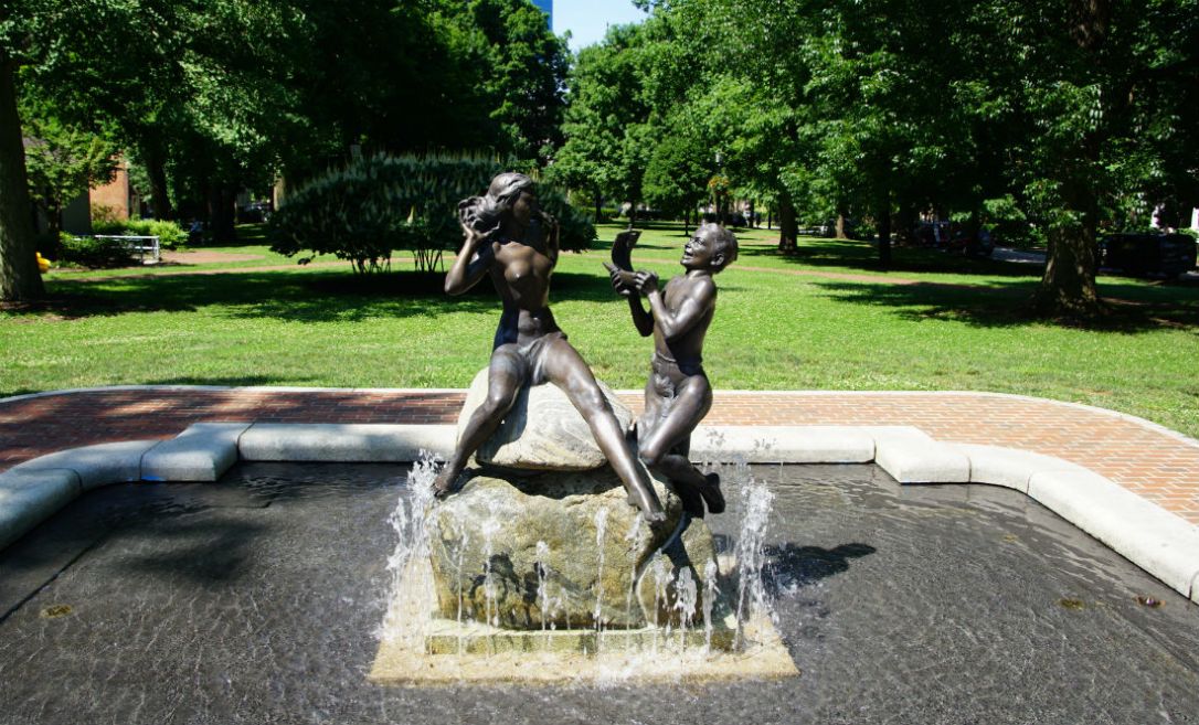 naked children statue 2