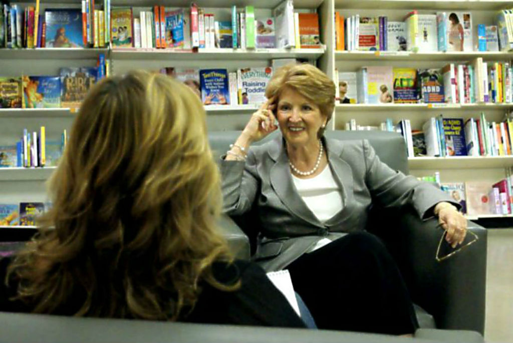 kelly interviewing fannie photo by wil elrick