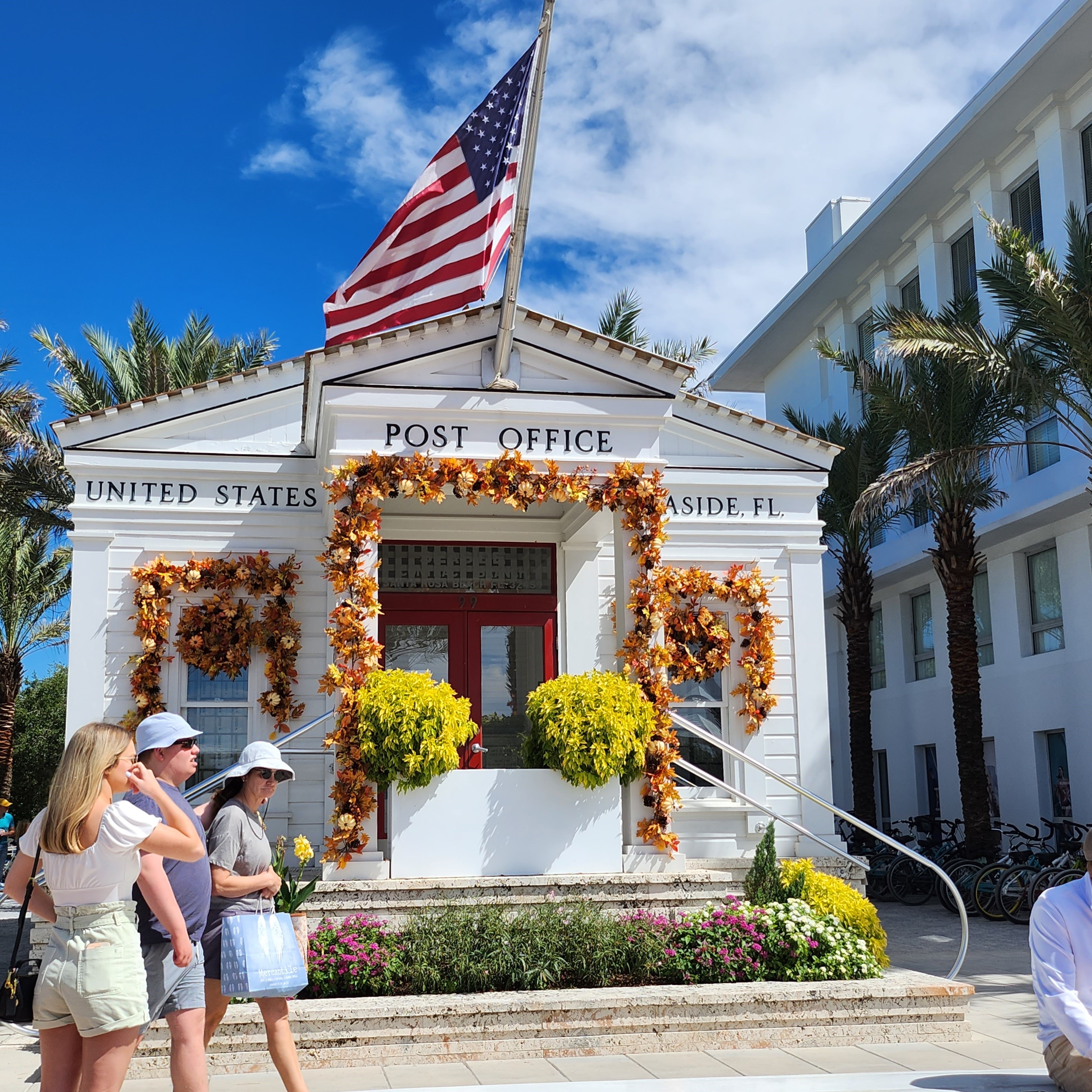 See the picturesque Florida town where 'The Truman Show' was filmed ...
